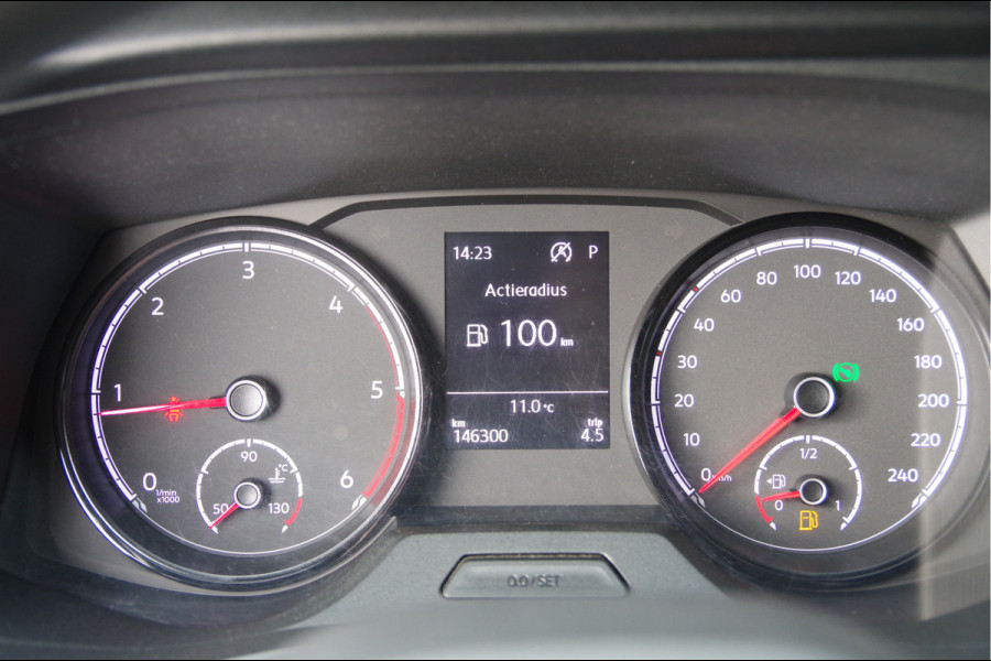 Volkswagen Transporter 2.0 TDI L2 150PK AUT. 3-ZITS, STOELVERWARMING, CRUISE, AIRCO, CARPLAY, PARKEERSENSOREN, Volkswagen Transporter 2.0 TDI L2 150PK AUT. 3-ZITS, STOELVERWARMING, CRUISE, AIRCO, CARPLAY, PARKEERSENSOREN,