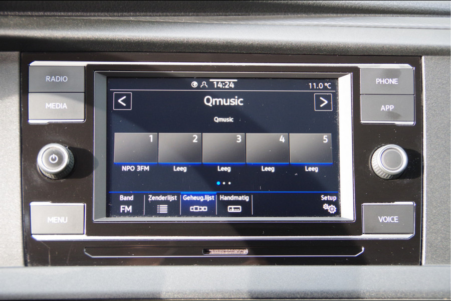 Volkswagen Transporter 2.0 TDI L2 150PK AUT. 3-ZITS, STOELVERWARMING, CRUISE, AIRCO, CARPLAY, PARKEERSENSOREN, Volkswagen Transporter 2.0 TDI L2 150PK AUT. 3-ZITS, STOELVERWARMING, CRUISE, AIRCO, CARPLAY, PARKEERSENSOREN,