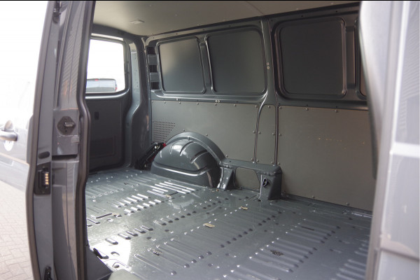 Volkswagen Transporter 2.0 TDI L2 150PK AUT. 3-ZITS, STOELVERWARMING, CRUISE, AIRCO, CARPLAY, PARKEERSENSOREN, Volkswagen Transporter 2.0 TDI L2 150PK AUT. 3-ZITS, STOELVERWARMING, CRUISE, AIRCO, CARPLAY, PARKEERSENSOREN,