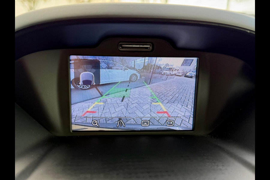 Ford B-MAX 1.0 EcoBoost Titanium, NAP, Camera, Trekhaak Ford B-MAX 1.0 EcoBoost Titanium, NAP, Camera, Trekhaak