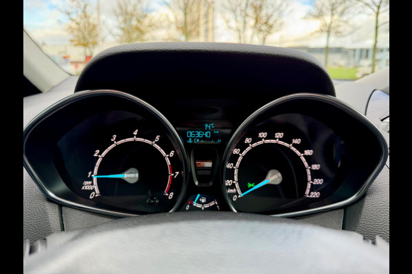 Ford B-MAX 1.0 EcoBoost Titanium, NAP, Camera, Trekhaak Ford B-MAX 1.0 EcoBoost Titanium, NAP, Camera, Trekhaak