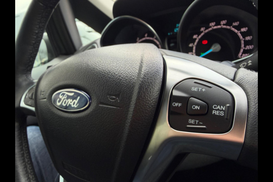 Ford B-MAX 1.0 EcoBoost Titanium, NAP, Camera, Trekhaak Ford B-MAX 1.0 EcoBoost Titanium, NAP, Camera, Trekhaak