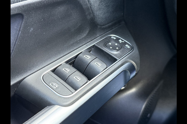 Mercedes-Benz Glb 180 Business Solution AMG | Panoramadak | Multibeam | Memorystoelen