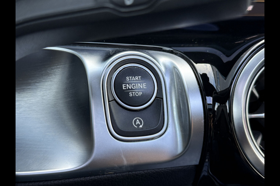 Mercedes-Benz Glb 180 Business Solution AMG | Panoramadak | Multibeam | Memorystoelen