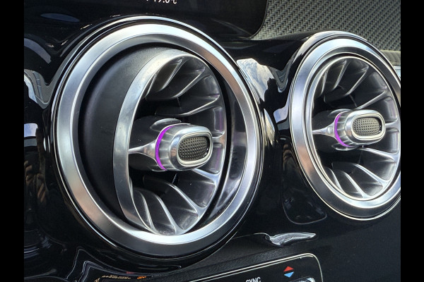 Mercedes-Benz Glb 180 Business Solution AMG | Panoramadak | Multibeam | Memorystoelen