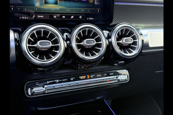 Mercedes-Benz Glb 180 Business Solution AMG | Panoramadak | Multibeam | Memorystoelen