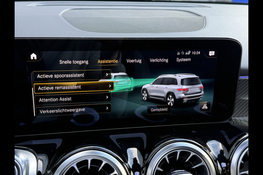 Mercedes-Benz Glb 180 Business Solution AMG | Panoramadak | Multibeam | Memorystoelen