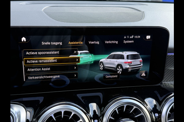 Mercedes-Benz Glb 180 Business Solution AMG | Panoramadak | Multibeam | Memorystoelen