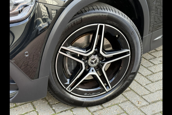 Mercedes-Benz Glb 180 Business Solution AMG | Panoramadak | Multibeam | Memorystoelen