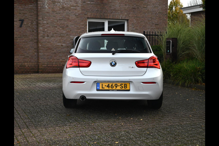 BMW 1-serie 118i Edition Shadow 136 PK Keyless Leder Stoelverwarming 17''