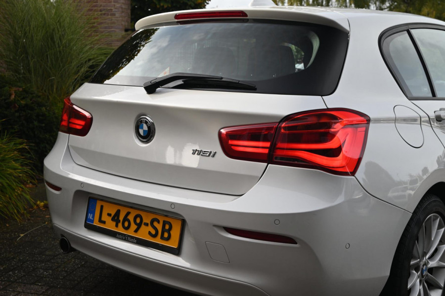 BMW 1-serie 118i Edition Shadow 136 PK Keyless Leder Stoelverwarming 17''