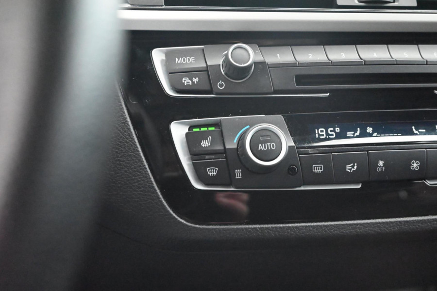 BMW 1-serie 118i Edition Shadow 136 PK Keyless Leder Stoelverwarming 17''