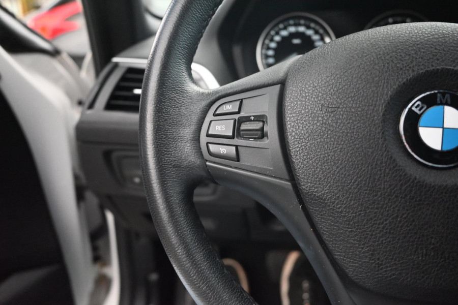 BMW 1-serie 118i Edition Shadow 136 PK Keyless Leder Stoelverwarming 17''