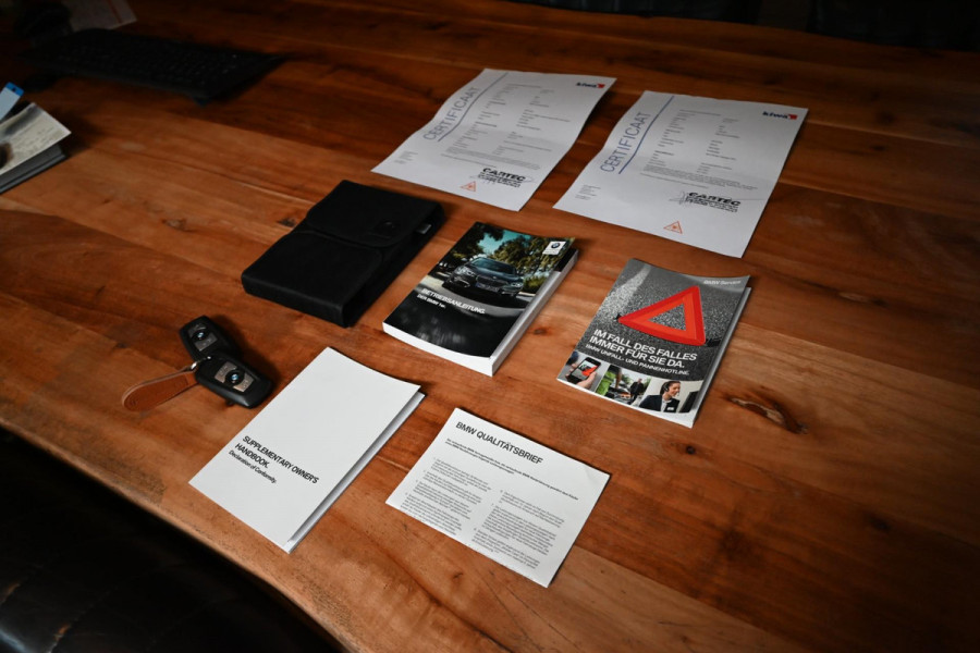 BMW 1-serie 118i Edition Shadow 136 PK Keyless Leder Stoelverwarming 17''