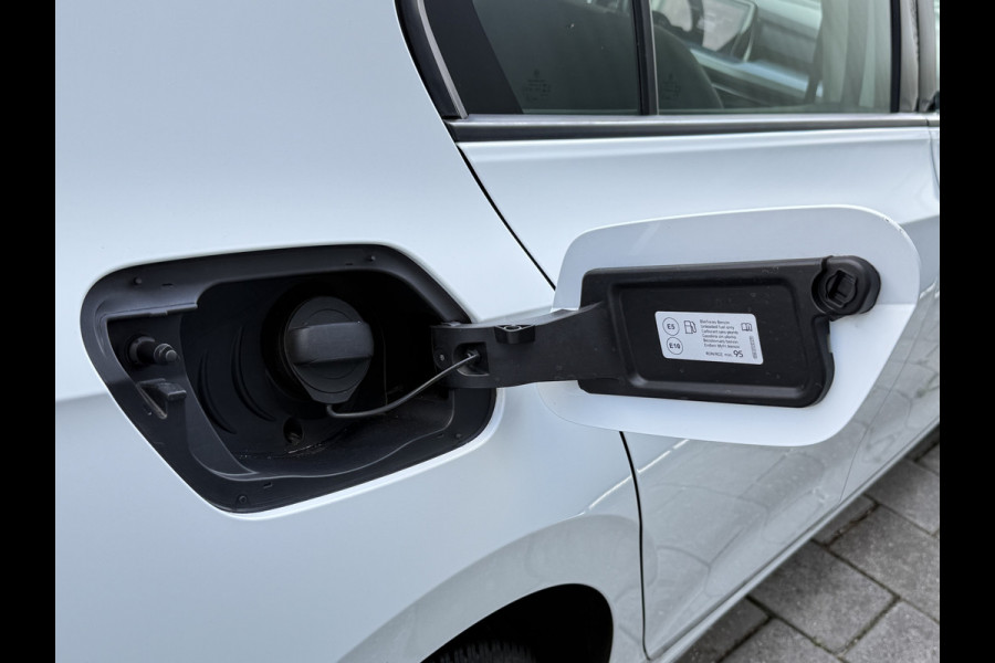 Volkswagen Golf BWJ 2023 | 1.5TSI 131PK Life Bus AUTOMAAT | CLIMA | NAVI | PDC | CRUISE | CAMERA A | STOELVERW | Volkswagen Golf BWJ 2023 | 1.5TSI 131PK Life Bus AUTOMAAT | CLIMA | NAVI | PDC | CRUISE | CAMERA A | STOELVERW |