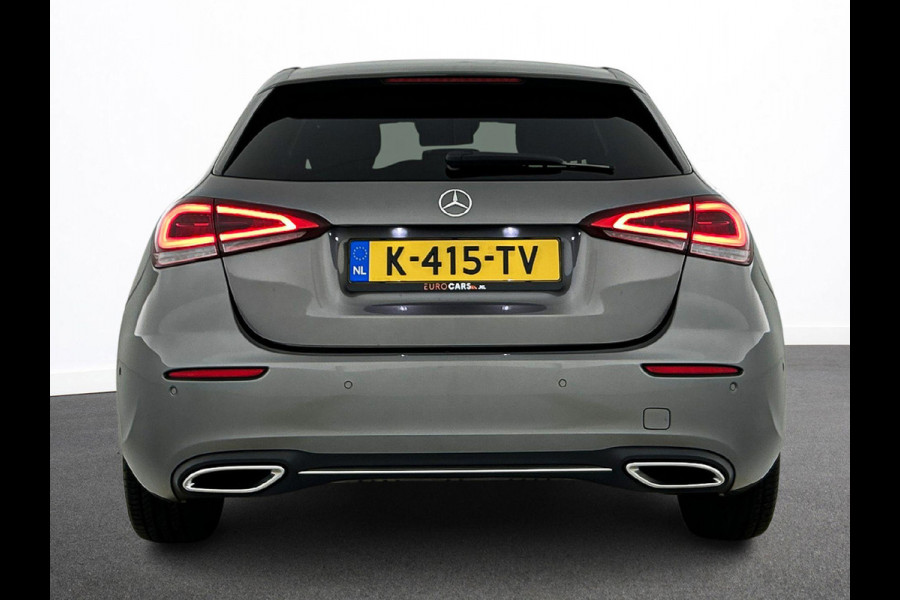 Mercedes-Benz A-Klasse 160 Business Solution Luxury Navigatie Apple Carplay/Android Auto Camera Parkeersensoren Cruise Control Stoelverwarming Virtual Cockpit Lichtmetalen velgen Climate Control