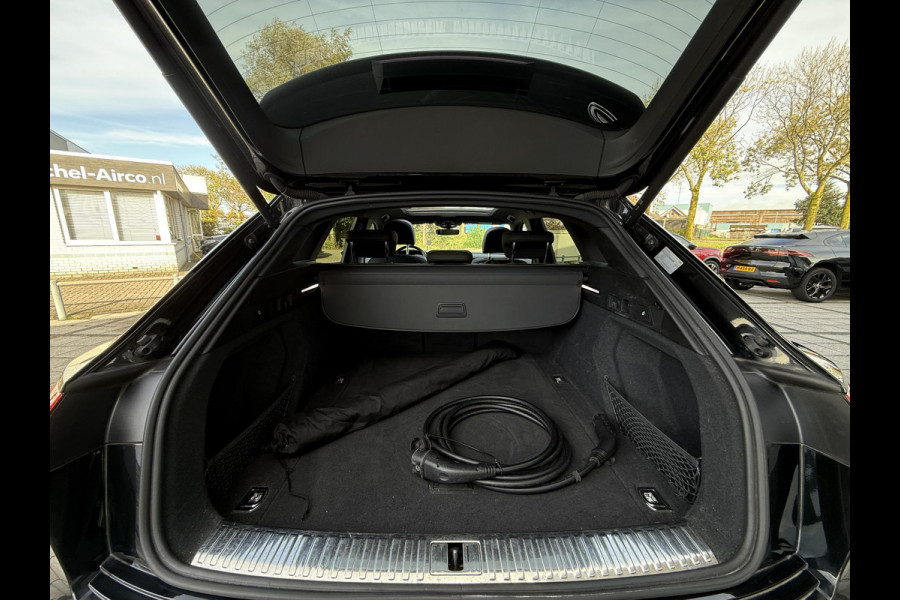 Audi e-tron 55 quattro S edition 95 kWh | Panorama | Trekhaak | 21 Inch | Audi e-tron 55 quattro S edition 95 kWh | Panorama | Trekhaak | 21 Inch |