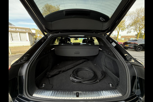 Audi e-tron 55 quattro S edition 95 kWh | Panorama | Trekhaak | 21 Inch | Audi e-tron 55 quattro S edition 95 kWh | Panorama | Trekhaak | 21 Inch |