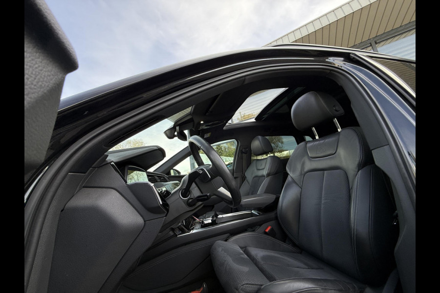 Audi e-tron 55 quattro S edition 95 kWh | Panorama | Trekhaak | 21 Inch | Audi e-tron 55 quattro S edition 95 kWh | Panorama | Trekhaak | 21 Inch |