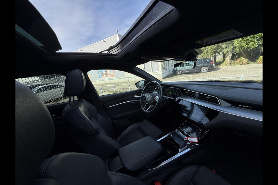 Audi e-tron 55 quattro S edition 95 kWh | Panorama | Trekhaak | 21 Inch | Audi e-tron 55 quattro S edition 95 kWh | Panorama | Trekhaak | 21 Inch |