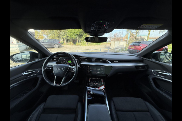Audi e-tron 55 quattro S edition 95 kWh | Panorama | Trekhaak | 21 Inch | Audi e-tron 55 quattro S edition 95 kWh | Panorama | Trekhaak | 21 Inch |