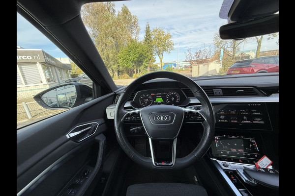 Audi e-tron 55 quattro S edition 95 kWh | Panorama | Trekhaak | 21 Inch | Audi e-tron 55 quattro S edition 95 kWh | Panorama | Trekhaak | 21 Inch |