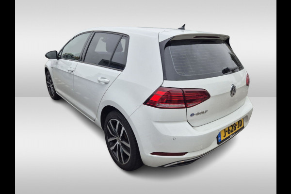 Volkswagen e-Golf E-DITION / SoH 92.9% / CarPlay / Virtual Cockpit / Warmtepomp / 17'' / Parkeerhulp V+A / Stoelverwarming / DAB / ACC Volkswagen e-Golf E-DITION / SoH 92.9% / CarPlay / Virtual Cockpit / Warmtepomp / 17'' / Parkeerhulp V+A / Stoelverwarming / DAB / ACC