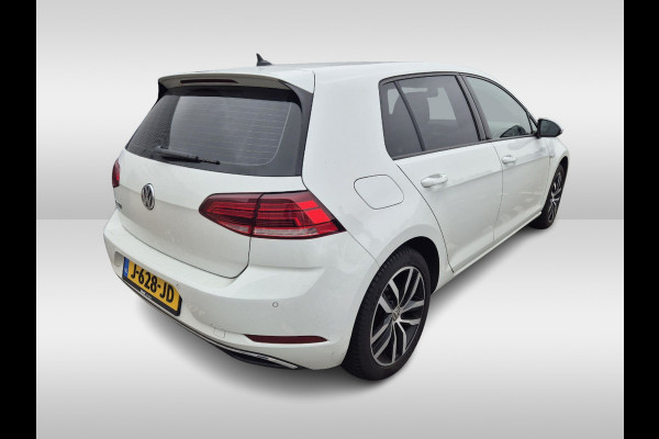 Volkswagen e-Golf E-DITION / SoH 92.9% / CarPlay / Virtual Cockpit / Warmtepomp / 17'' / Parkeerhulp V+A / Stoelverwarming / DAB / ACC Volkswagen e-Golf E-DITION / SoH 92.9% / CarPlay / Virtual Cockpit / Warmtepomp / 17'' / Parkeerhulp V+A / Stoelverwarming / DAB / ACC