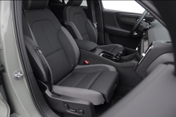 Volvo EX40 252PK Automaat Extended Range Ultra Panoramadak / 360 Camera / Apple carplay / Android auto / Elektrisch bedienbare voorstoelen / Pilot assist / Adaptive cruise control / Harman kardon audio / All season banden / Stoelverwarming voor / Warmtepomp Volvo EX40 252PK Automaat Extended Range Ultra Panoramadak / 360 Camera / Apple carplay / Android auto / Elektrisch bedienbare voorstoelen / Pilot assist / Adaptive cruise control / Harman kardon audio / All season banden / Stoelverwarming voor / Warmtepomp