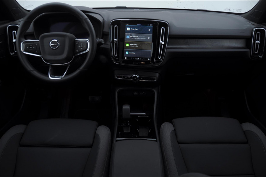 Volvo EX40 252PK Automaat Extended Range Ultra Panoramadak / 360 Camera / Apple carplay / Android auto / Elektrisch bedienbare voorstoelen / Pilot assist / Adaptive cruise control / Harman kardon audio / All season banden / Stoelverwarming voor / Warmtepomp Volvo EX40 252PK Automaat Extended Range Ultra Panoramadak / 360 Camera / Apple carplay / Android auto / Elektrisch bedienbare voorstoelen / Pilot assist / Adaptive cruise control / Harman kardon audio / All season banden / Stoelverwarming voor / Warmtepomp