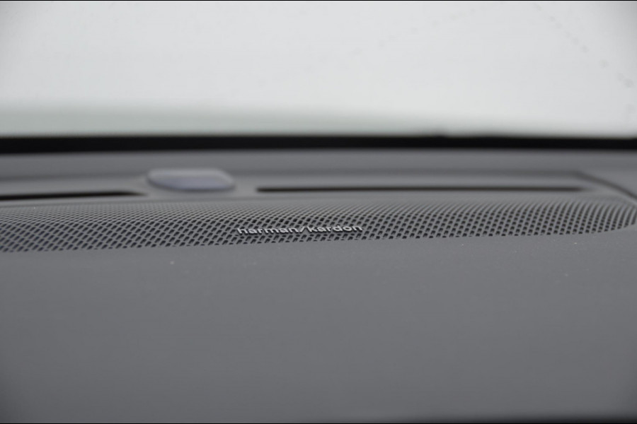 Volvo EX40 252PK Automaat Extended Range Ultra Panoramadak / 360 Camera / Apple carplay / Android auto / Elektrisch bedienbare voorstoelen / Pilot assist / Adaptive cruise control / Harman kardon audio / All season banden / Stoelverwarming voor / Warmtepomp Volvo EX40 252PK Automaat Extended Range Ultra Panoramadak / 360 Camera / Apple carplay / Android auto / Elektrisch bedienbare voorstoelen / Pilot assist / Adaptive cruise control / Harman kardon audio / All season banden / Stoelverwarming voor / Warmtepomp