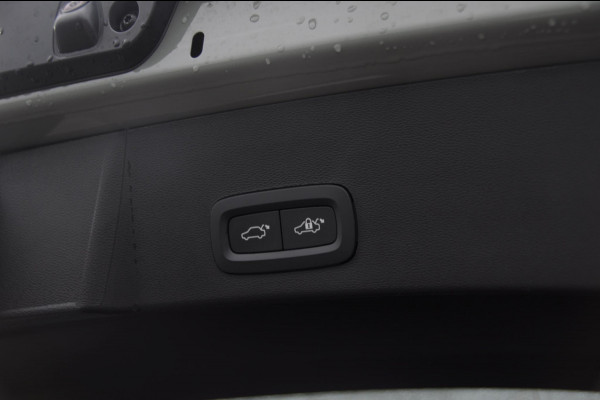 Volvo EX40 252PK Automaat Extended Range Ultra Panoramadak / 360 Camera / Apple carplay / Android auto / Elektrisch bedienbare voorstoelen / Pilot assist / Adaptive cruise control / Harman kardon audio / All season banden / Stoelverwarming voor / Warmtepomp Volvo EX40 252PK Automaat Extended Range Ultra Panoramadak / 360 Camera / Apple carplay / Android auto / Elektrisch bedienbare voorstoelen / Pilot assist / Adaptive cruise control / Harman kardon audio / All season banden / Stoelverwarming voor / Warmtepomp