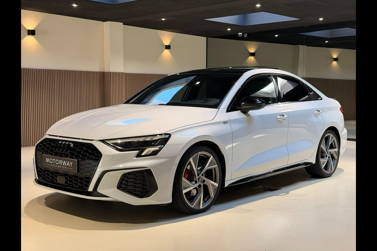 Audi A3 Limousine 35 TFSI 3x S-LINE |PANO|B&O|VIRTUAL|HUD|ACC|STOELVERWARMING Audi A3 Limousine 35 TFSI 3x S-LINE |PANO|B&O|VIRTUAL|HUD|ACC|STOELVERWARMING