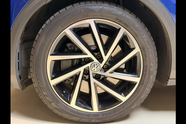 Volkswagen T-Roc 2.0 TSI 4Motion R 300PK|PANO|CAMERA|BTW AUTO|LINE-ASSIST|ACC Volkswagen T-Roc 2.0 TSI 4Motion R 300PK|PANO|CAMERA|BTW AUTO|LINE-ASSIST|ACC