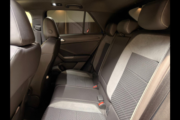 Volkswagen T-Roc 2.0 TSI 4Motion R 300PK|PANO|CAMERA|BTW AUTO|LINE-ASSIST|ACC Volkswagen T-Roc 2.0 TSI 4Motion R 300PK|PANO|CAMERA|BTW AUTO|LINE-ASSIST|ACC