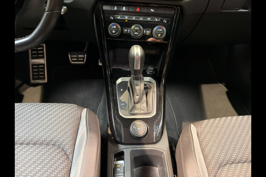 Volkswagen T-Roc 2.0 TSI 4Motion R 300PK|PANO|CAMERA|BTW AUTO|LINE-ASSIST|ACC Volkswagen T-Roc 2.0 TSI 4Motion R 300PK|PANO|CAMERA|BTW AUTO|LINE-ASSIST|ACC