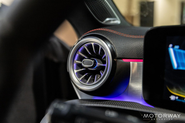 Mercedes-Benz CLA-Klasse Shooting Brake AMG 45 S 4MATIC+ Premium Plus |PANO|CAMERA|SFEER|BURMESTER|KUIPSTOELEN|MEMORY Mercedes-Benz CLA-Klasse Shooting Brake AMG 45 S 4MATIC+ Premium Plus |PANO|CAMERA|SFEER|BURMESTER|KUIPSTOELEN|MEMORY