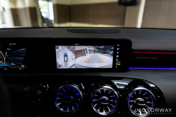 Mercedes-Benz CLA-Klasse Shooting Brake AMG 45 S 4MATIC+ Premium Plus |PANO|CAMERA|SFEER|BURMESTER|KUIPSTOELEN|MEMORY Mercedes-Benz CLA-Klasse Shooting Brake AMG 45 S 4MATIC+ Premium Plus |PANO|CAMERA|SFEER|BURMESTER|KUIPSTOELEN|MEMORY