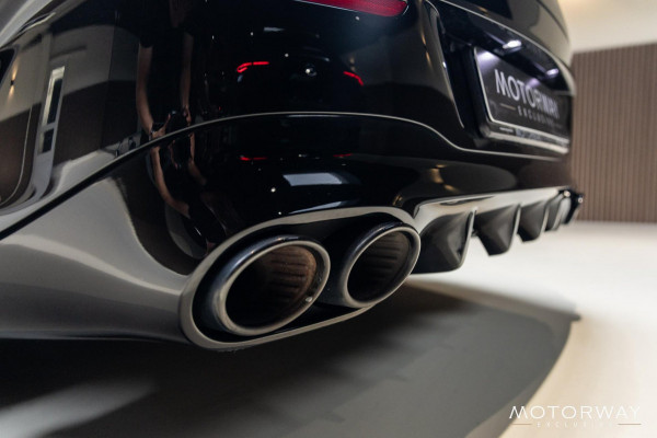 Mercedes-Benz CLA-Klasse Shooting Brake AMG 45 S 4MATIC+ Premium Plus |PANO|CAMERA|SFEER|BURMESTER|KUIPSTOELEN|MEMORY Mercedes-Benz CLA-Klasse Shooting Brake AMG 45 S 4MATIC+ Premium Plus |PANO|CAMERA|SFEER|BURMESTER|KUIPSTOELEN|MEMORY