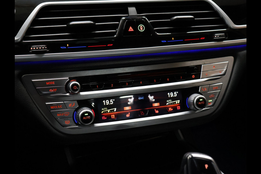 BMW 7 Serie 745e High Executive M Sport [SCHUIFKANTELDAK, HARMAN/KARDON, APPLE CARPLAY, ANDROID, ELEKTRISCH VERSTELBARE STOELEN V+A, STOELMASSAGE V+A, LUCHTVERING, 360 CAMERA, HEAD-UP, STUURVERWARMING, STOELVERKOELING, STOELVERWARM BMW 7 Serie 745e High Executive M Sport [SCHUIFKANTELDAK, HARMAN/KARDON, APPLE CARPLAY, ANDROID, ELEKTRISCH VERSTELBARE STOELEN V+A, STOELMASSAGE V+A, LUCHTVERING, 360 CAMERA, HEAD-UP, STUURVERWARMING, STOELVERKOELING, STOELVERWARM