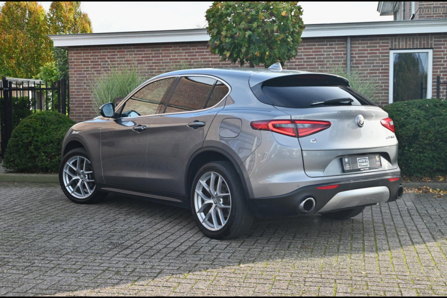 Alfa Romeo Stelvio 2.0 T AWD Super First Edition 280 PK Leder Camera Keyless Stoel/Stuurverw. Elek Klep 20'' Alfa Romeo Stelvio 2.0 T AWD Super First Edition 280 PK Leder Camera Keyless Stoel/Stuurverw. Elek Klep 20''