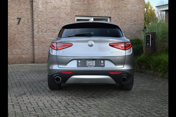 Alfa Romeo Stelvio 2.0 T AWD Super First Edition 280 PK Leder Camera Keyless Stoel/Stuurverw. Elek Klep 20'' Alfa Romeo Stelvio 2.0 T AWD Super First Edition 280 PK Leder Camera Keyless Stoel/Stuurverw. Elek Klep 20''