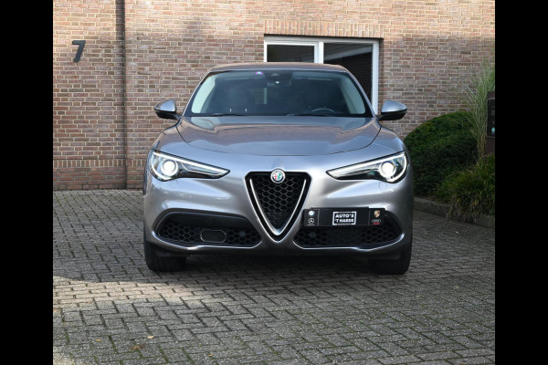 Alfa Romeo Stelvio 2.0 T AWD Super First Edition 280 PK Leder Camera Keyless Stoel/Stuurverw. Elek Klep 20'' Alfa Romeo Stelvio 2.0 T AWD Super First Edition 280 PK Leder Camera Keyless Stoel/Stuurverw. Elek Klep 20''