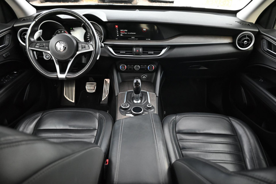 Alfa Romeo Stelvio 2.0 T AWD Super First Edition 280 PK Leder Camera Keyless Stoel/Stuurverw. Elek Klep 20'' Alfa Romeo Stelvio 2.0 T AWD Super First Edition 280 PK Leder Camera Keyless Stoel/Stuurverw. Elek Klep 20''