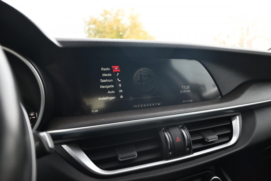 Alfa Romeo Stelvio 2.0 T AWD Super First Edition 280 PK Leder Camera Keyless Stoel/Stuurverw. Elek Klep 20'' Alfa Romeo Stelvio 2.0 T AWD Super First Edition 280 PK Leder Camera Keyless Stoel/Stuurverw. Elek Klep 20''