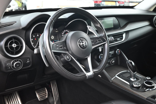 Alfa Romeo Stelvio 2.0 T AWD Super First Edition 280 PK Leder Camera Keyless Stoel/Stuurverw. Elek Klep 20'' Alfa Romeo Stelvio 2.0 T AWD Super First Edition 280 PK Leder Camera Keyless Stoel/Stuurverw. Elek Klep 20''