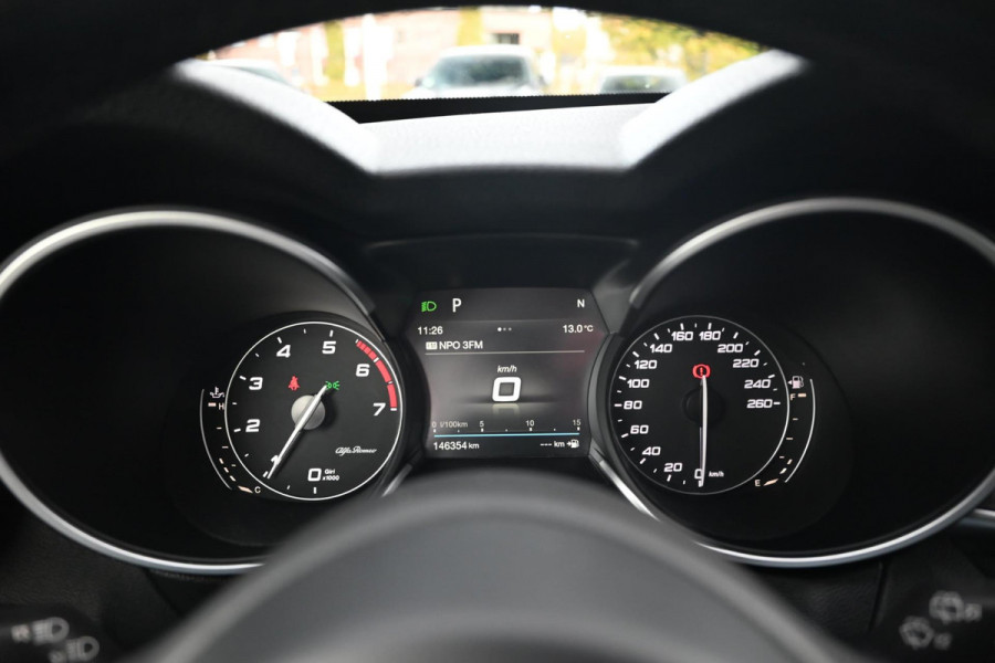 Alfa Romeo Stelvio 2.0 T AWD Super First Edition 280 PK Leder Camera Keyless Stoel/Stuurverw. Elek Klep 20'' Alfa Romeo Stelvio 2.0 T AWD Super First Edition 280 PK Leder Camera Keyless Stoel/Stuurverw. Elek Klep 20''
