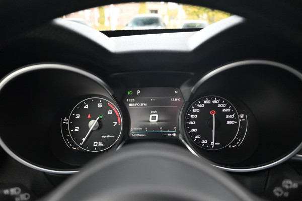 Alfa Romeo Stelvio 2.0 T AWD Super First Edition 280 PK Leder Camera Keyless Stoel/Stuurverw. Elek Klep 20'' Alfa Romeo Stelvio 2.0 T AWD Super First Edition 280 PK Leder Camera Keyless Stoel/Stuurverw. Elek Klep 20''