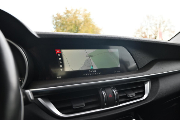 Alfa Romeo Stelvio 2.0 T AWD Super First Edition 280 PK Leder Camera Keyless Stoel/Stuurverw. Elek Klep 20'' Alfa Romeo Stelvio 2.0 T AWD Super First Edition 280 PK Leder Camera Keyless Stoel/Stuurverw. Elek Klep 20''