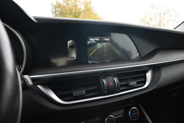 Alfa Romeo Stelvio 2.0 T AWD Super First Edition 280 PK Leder Camera Keyless Stoel/Stuurverw. Elek Klep 20'' Alfa Romeo Stelvio 2.0 T AWD Super First Edition 280 PK Leder Camera Keyless Stoel/Stuurverw. Elek Klep 20''